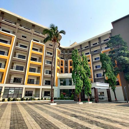 Golden Chariot Hotel Даман Екстериор снимка