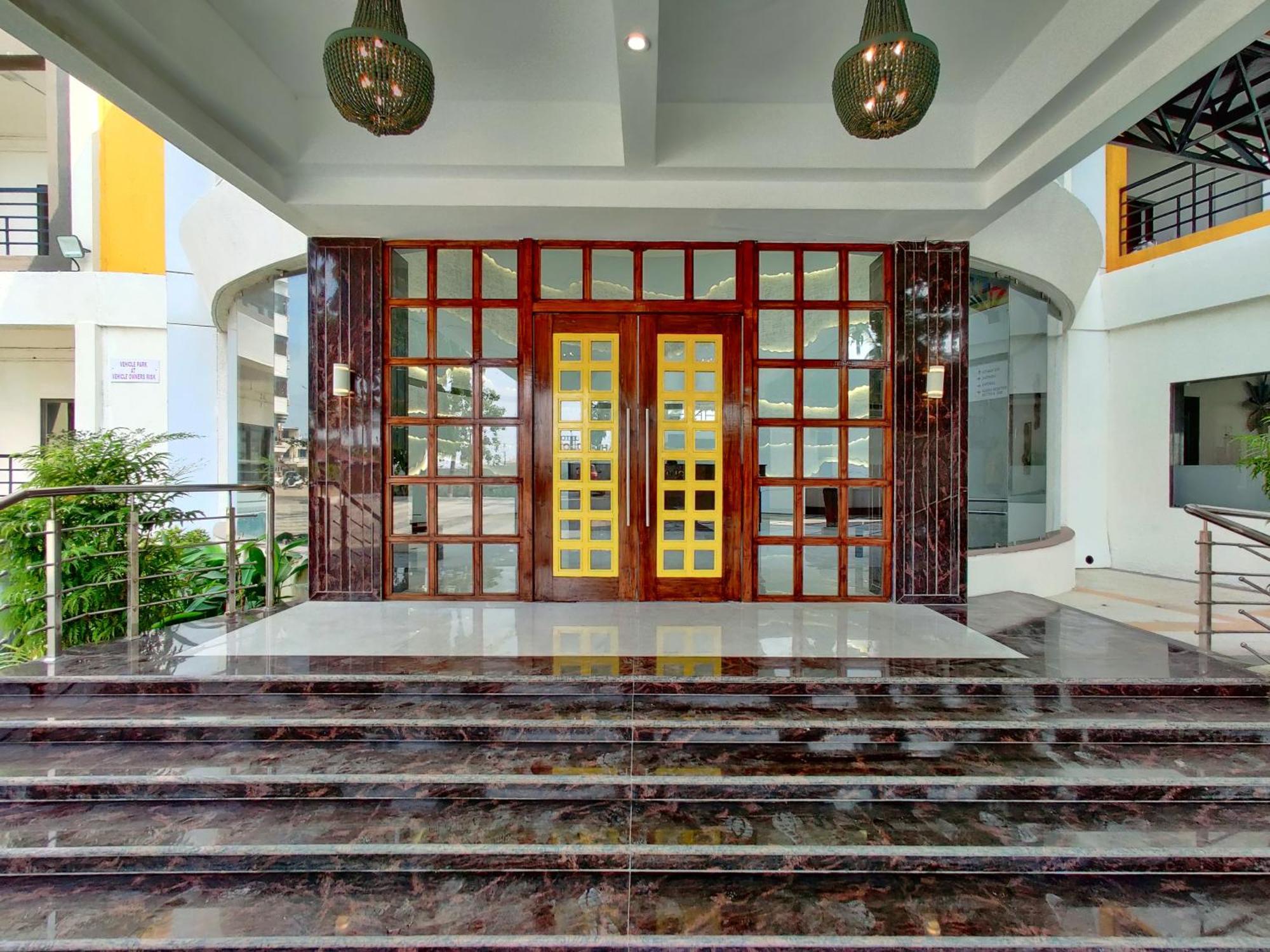 Golden Chariot Hotel Даман Екстериор снимка