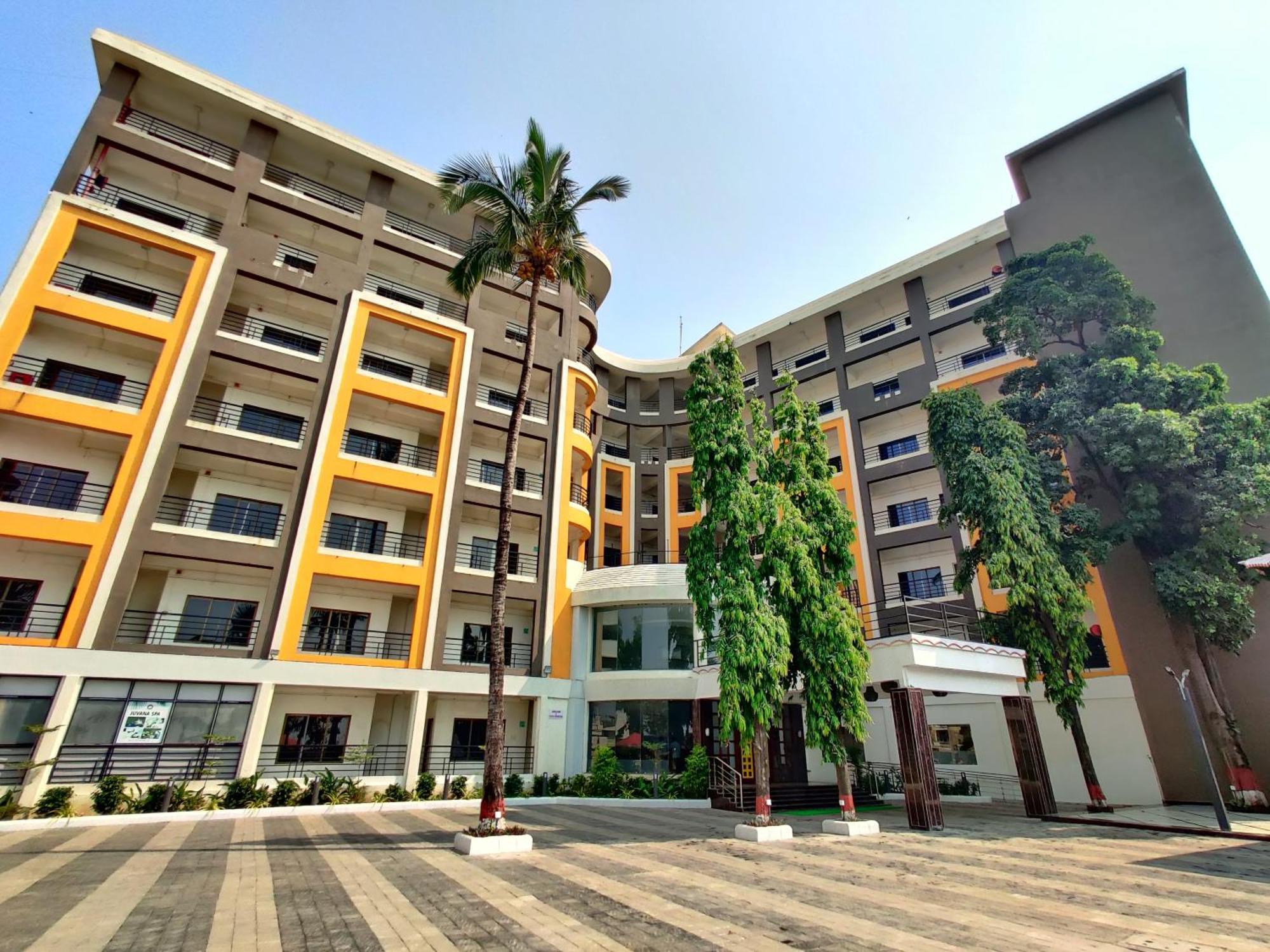 Golden Chariot Hotel Даман Екстериор снимка