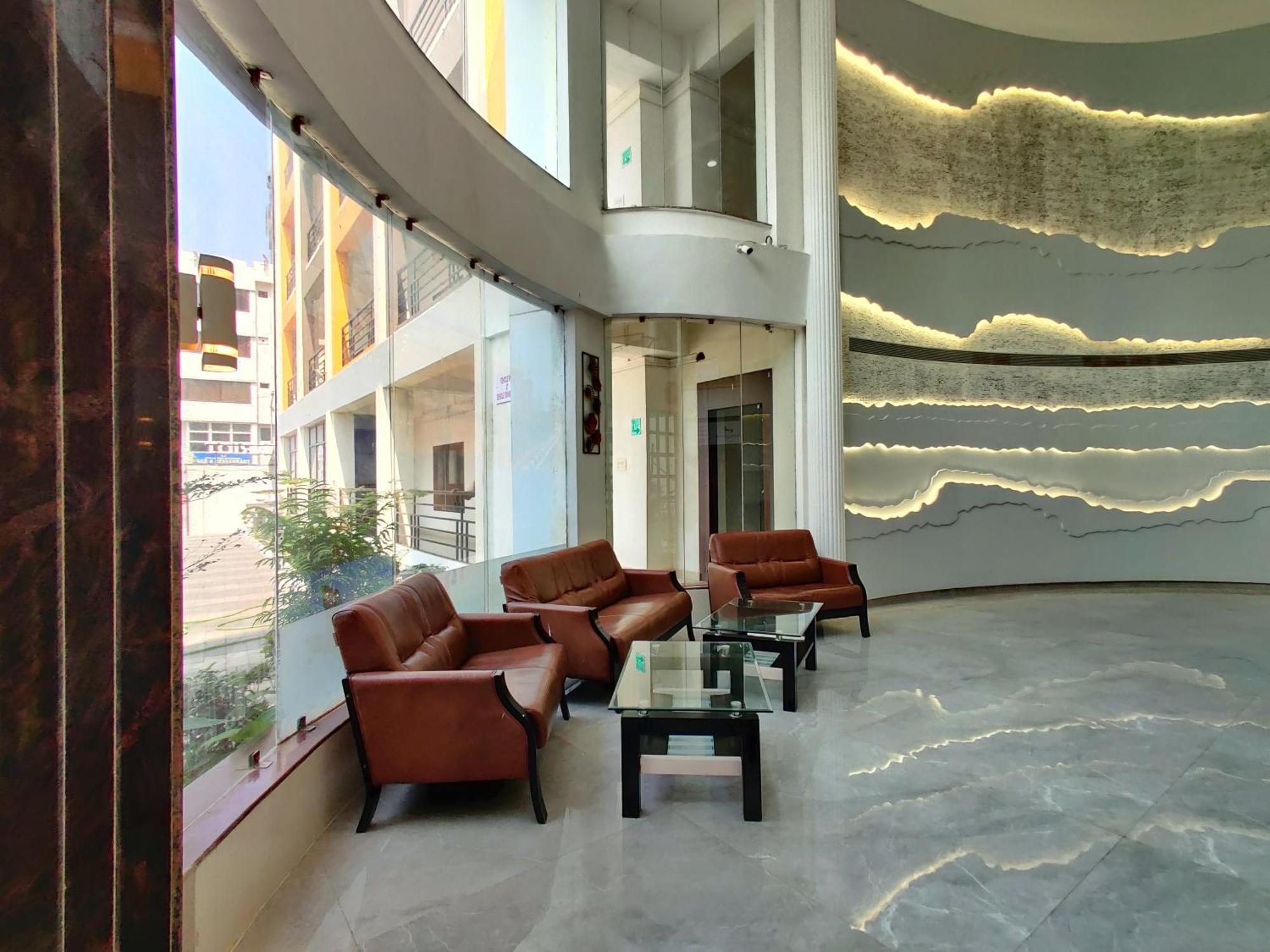 Golden Chariot Hotel Даман Екстериор снимка